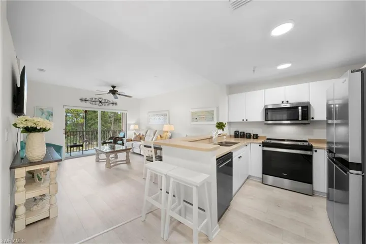 4455 Botanical Place Cir 305, Naples, Florida 34112