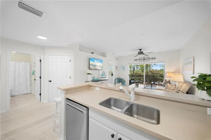 4455 Botanical Place Cir 305, Naples, Florida 34112