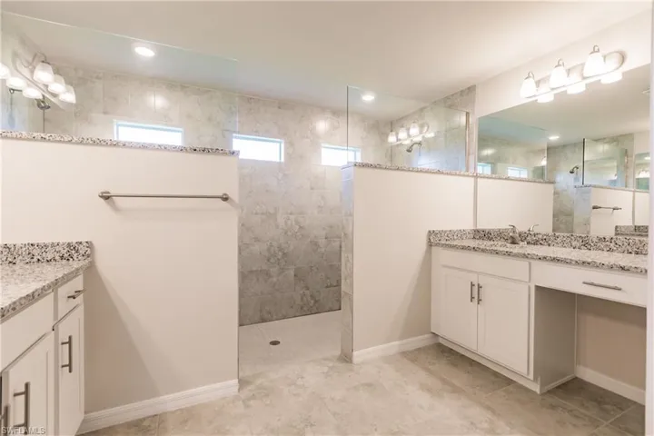 2808 NW 25th  LN, Cape Coral, FL 33993