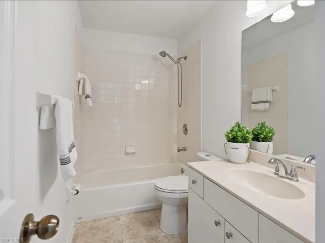 Gues bathroom