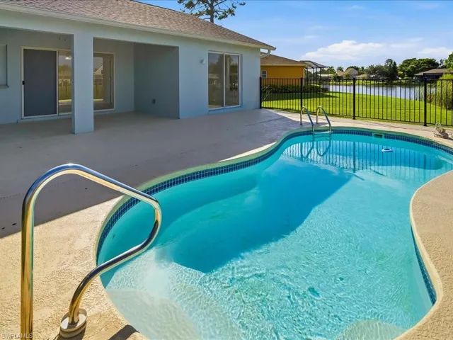 17256  Plantation  DR, Fort Myers, FL 33967