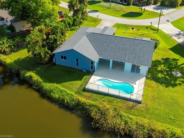 17256  Plantation  DR, Fort Myers, FL 33967