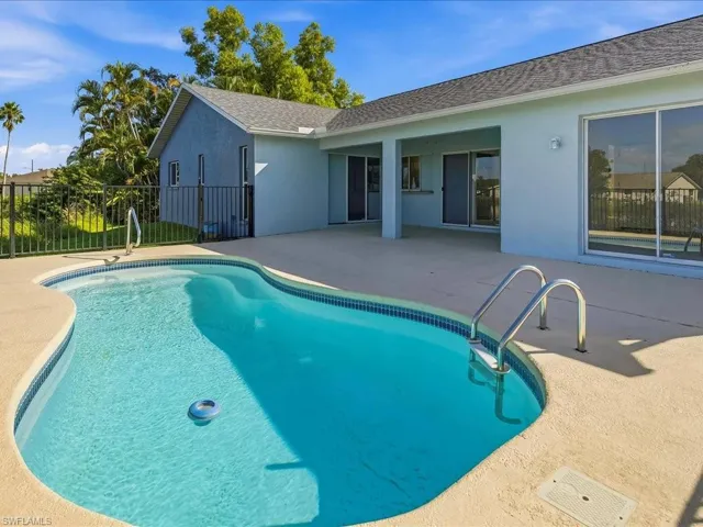 17256  Plantation  DR, Fort Myers, FL 33967