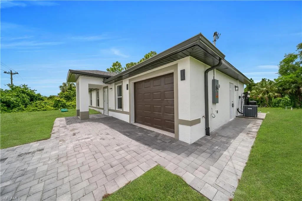 382 Mc Arthur BLVD, Lehigh Acres, FL 33974,225047575