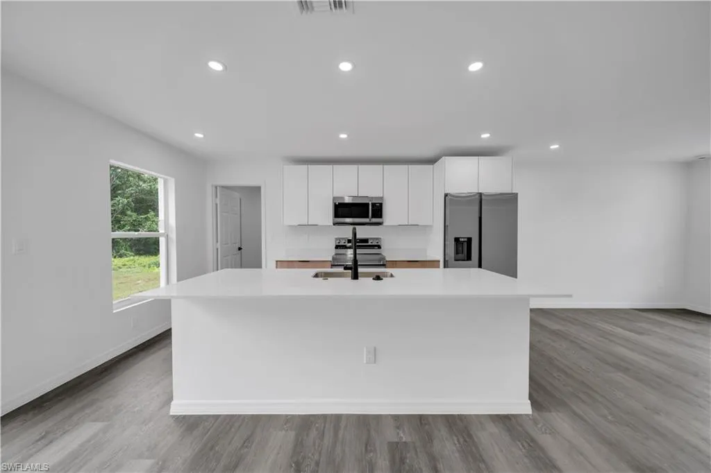 382 Mc Arthur BLVD, Lehigh Acres, FL 33974,225047575