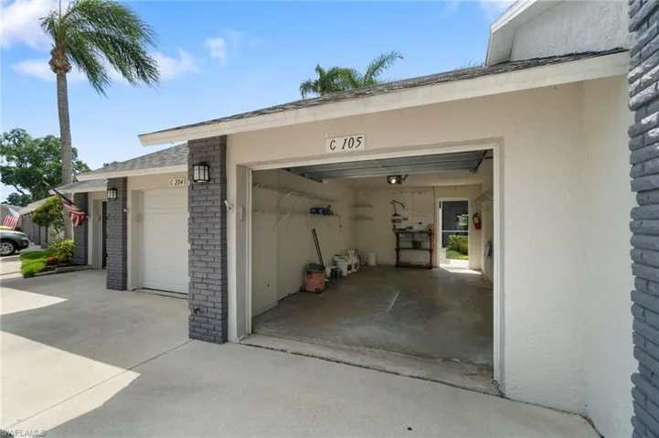 433  Country Hollow  CT, Naples, FL 34104
