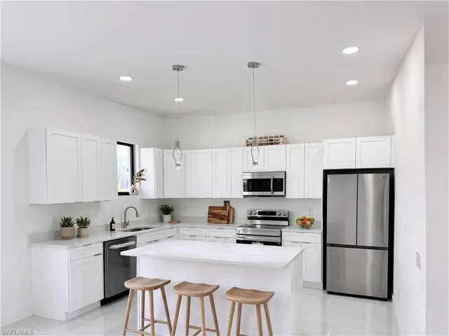 4121 Nw 22nd St, Cape Coral, Florida 33993