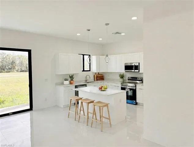 4121 Nw 22nd St, Cape Coral, Florida 33993