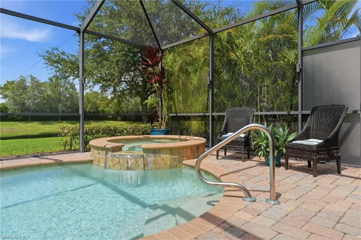 3054 Aviamar Cir, Naples, Florida 34114