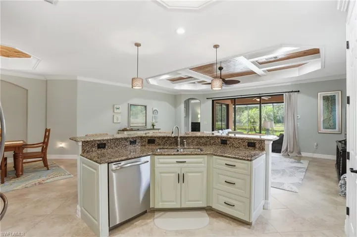 3054 Aviamar Cir, Naples, Florida 34114