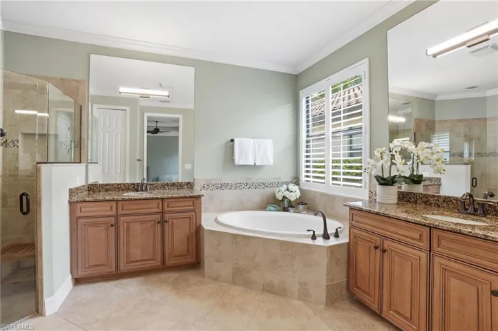 3054 Aviamar Cir, Naples, Florida 34114
