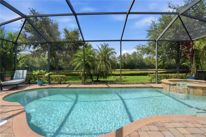 3054 Aviamar Cir, Naples, Florida 34114