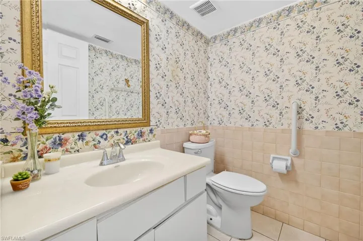 First Floor 1/2 bath