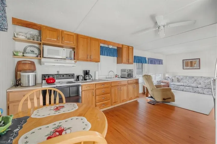 329  Lantern  LN, North Fort Myers, FL 33917