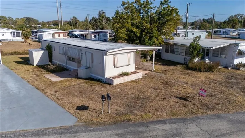 329  Lantern  LN, North Fort Myers, FL 33917