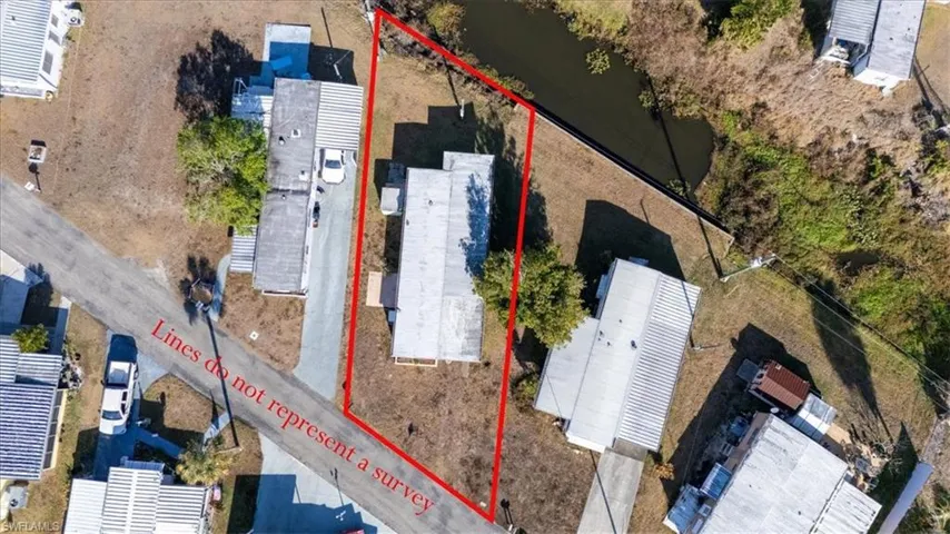 329  Lantern  LN, North Fort Myers, FL 33917
