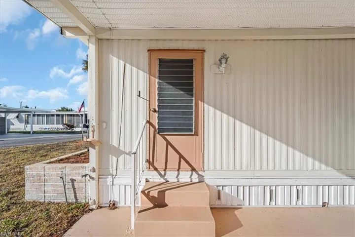 329  Lantern  LN, North Fort Myers, FL 33917
