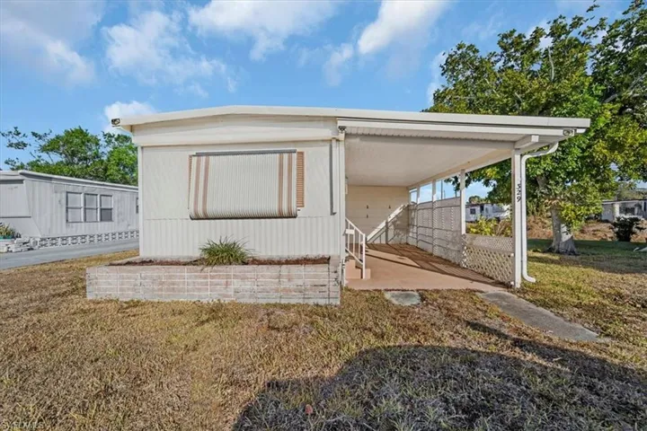 329  Lantern  LN, North Fort Myers, FL 33917
