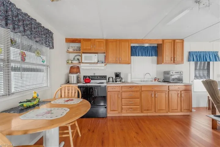 329  Lantern  LN, North Fort Myers, FL 33917