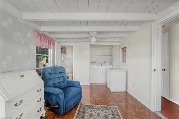 329  Lantern  LN, North Fort Myers, FL 33917