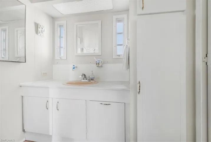 329  Lantern  LN, North Fort Myers, FL 33917