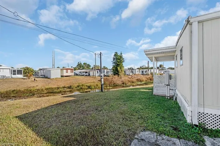 329  Lantern  LN, North Fort Myers, FL 33917