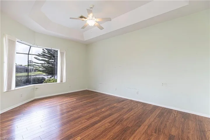 Master Bedroom-Lake View