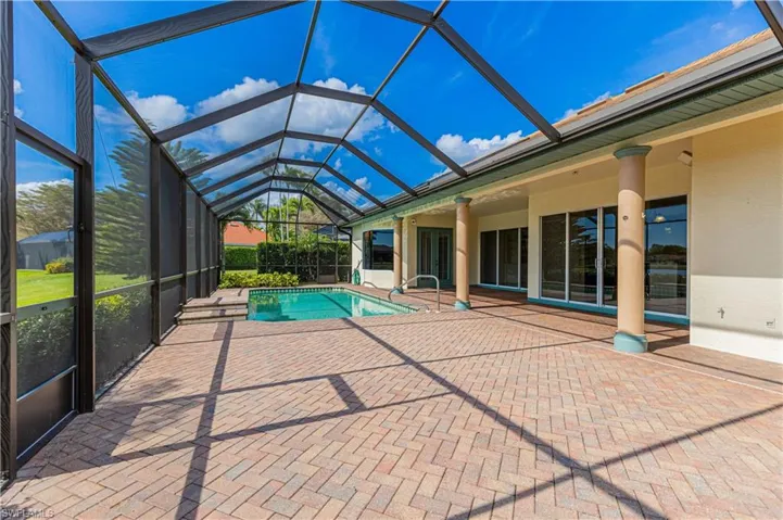 Oversized Lanai