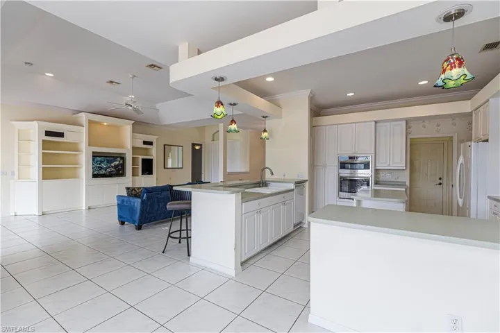 Kitchen/ Living Room
