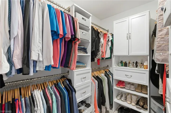 WalkIn Closet