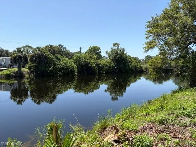 7604 Pierre Cir, North Fort Myers, Florida 33917