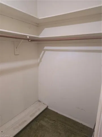 Master bedroom walkin closet