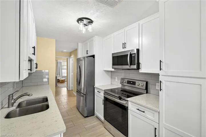 13137  Hampshire  CT, Fort Myers, FL 33919