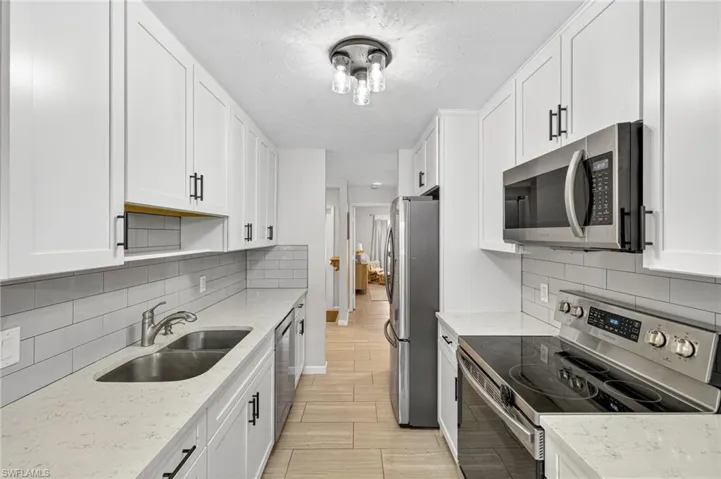 13137  Hampshire  CT, Fort Myers, FL 33919