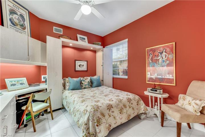 Guest Bedroom w Murphy Bed