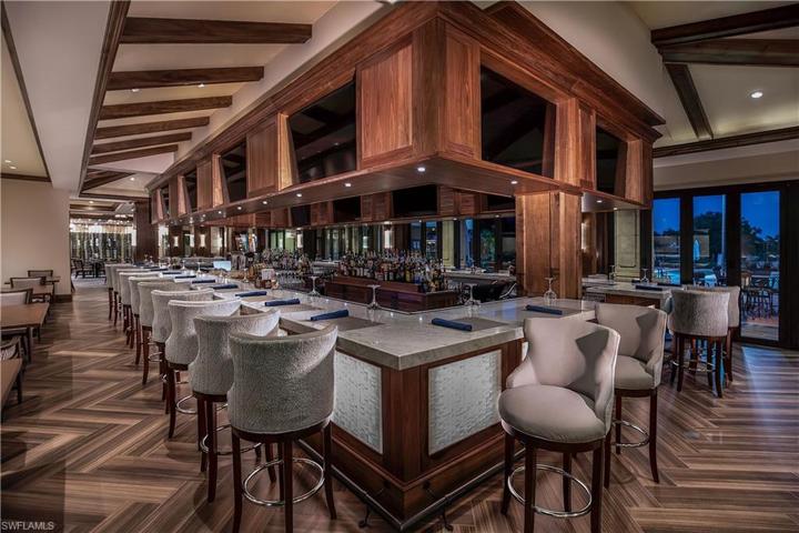 Casual dining at The Vineyards...watch a game, pool facilities off of restaurant