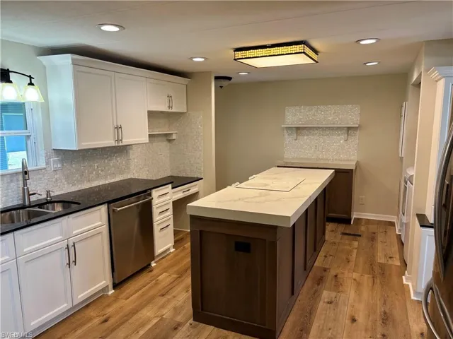 Nice backsplash and under counter lighting.