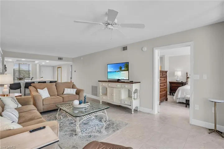 Split Bedroom Design