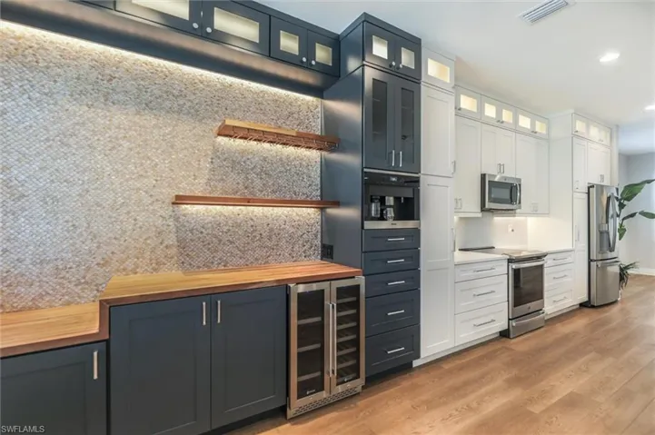 Custom Bar