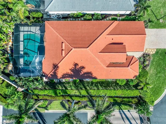 Birds eye view of property