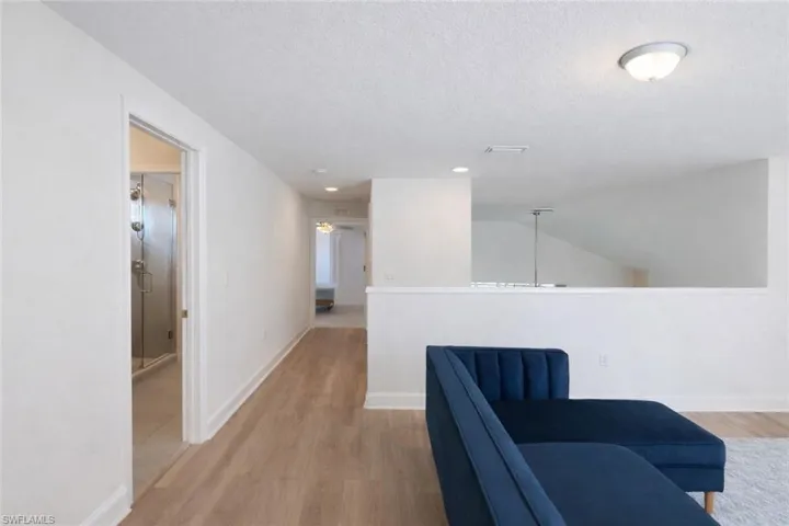 upstairs spacious loft