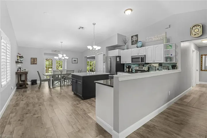 861  6th SE ST, Naples, FL 34117