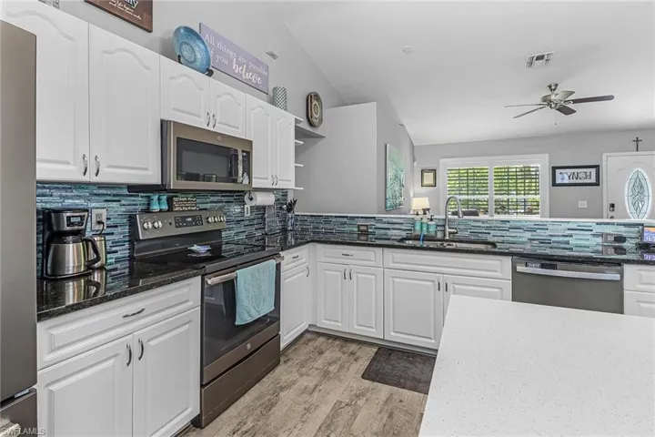 861  6th SE ST, Naples, FL 34117