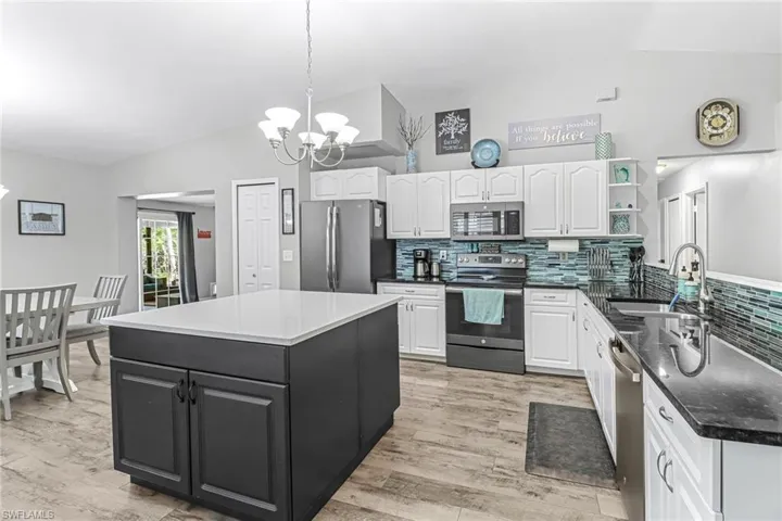 861  6th SE ST, Naples, FL 34117
