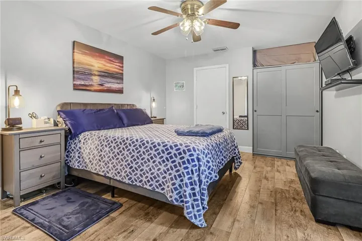 861  6th SE ST, Naples, FL 34117