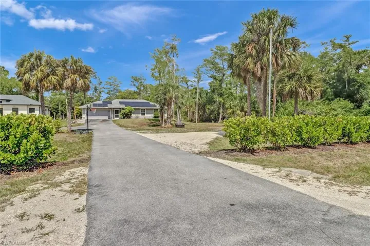 861  6th SE ST, Naples, FL 34117