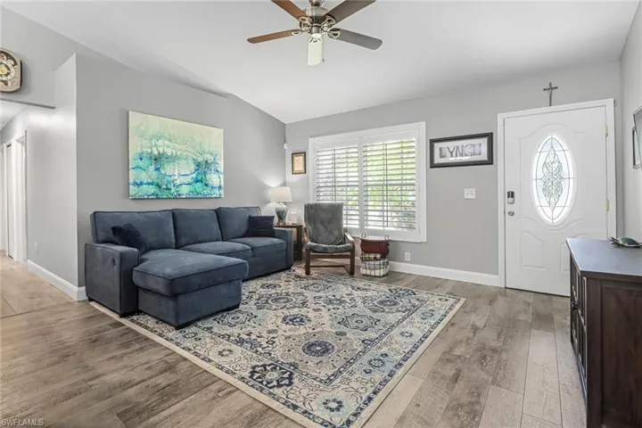 861  6th SE ST, Naples, FL 34117