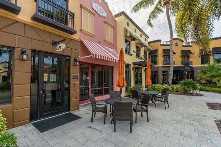 9017  Alturas  ST, Naples, FL 34113