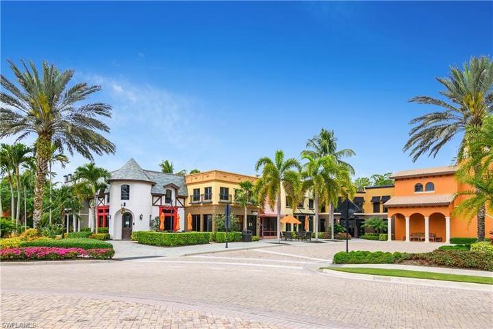 9017  Alturas  ST, Naples, FL 34113