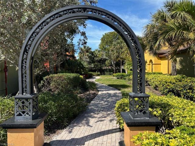 9017  Alturas  ST, Naples, FL 34113